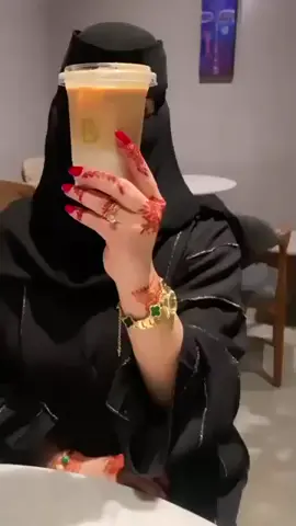 ياناقش الحناء على كفك الزين🤍 #اكسبلور #حايل #حايلنا