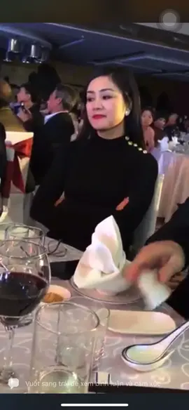 Người đẹp Bạch Cúc #huongduongnguocnang #nsndthuha #bachcuc #dvthuha