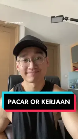 Penasaran aja. Coba comment
