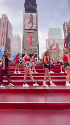 🗽 #stairshuffle #nyc #shuffledance #girlgang