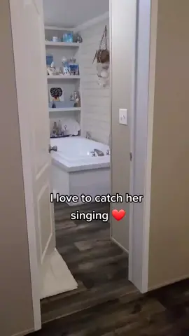 I love to hear my daughter sing, I'm partial ❤ #chandelier #sia #sing  #voice #mentalhealthaction  #TWDSurvivalChallenge  #MaxPlumpJump #justvibing