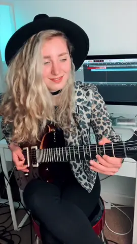 What’s your favourite GNR riff?! 🎸 #gunsnroses #femaleguitarist #foryoupage #guitaristsoftiktok