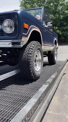 🤩Our latest #Bronco build: Matte Navy Blue #fordbronco #classicbronco #earlybronco #classiccars #classictrucks #forsale #tiktokcars #fyp #foryou #atl