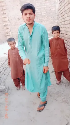 ham ko meta sake#sndidwithkashmir #foryupage #sndinddidbdidbdjfn #aamirbaloch1110 #viral #forpageyou #sdindwitkashmir #old