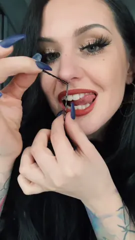 Need help getting your septum ring out with those talons? Say no more. #septum #piercingsoftiktok