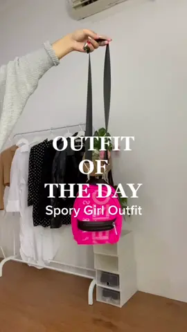 sporty girl outfit🖤 jeans from @agshoponline_ or link on my bio no. 86! #samasamagaya #TikTokFashion #OOTD