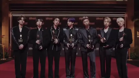 🏆 Felicidades BTS por el premio Top Selling Song por “Dynamite”. Es el cuarto galardón de la noche para la banda surcoreana #BBMAs #billboardar #bts