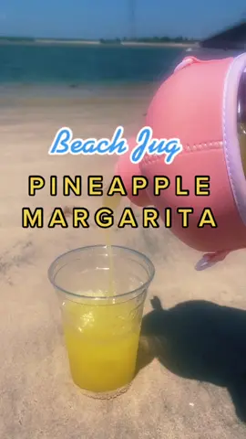 its officially beach season 🏖🥂😈 @beatboxbeverages #pineapplemargarita #daydrink #allyssainthekitchen #tanteotequila #fyp