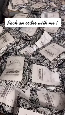 Packing one of my online boutique orders! 🥰🦋 #smallbusniess #onlinestore #boutique #orlandoshopping #fyp #foryou #castaways