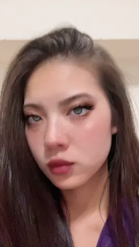 發一下就刪了 畢竟我不適合這個妝哈哈哈哈