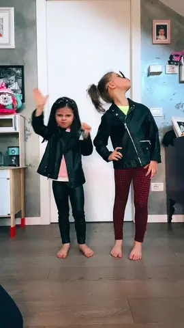 Secondo voi chi è più geloso! MAMMA O PAPÀ?? 🤨🤨 #croccante #family #Love #perte #fypシ #viral