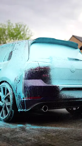Golf GTI Blue Foam Wash! #cardetailing #detailing #detailingcarwash #snowfoam #vermijlcardetail