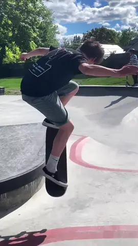 Buss up #skate #trash #idaho #foryoupage #viral #funny 😂😭