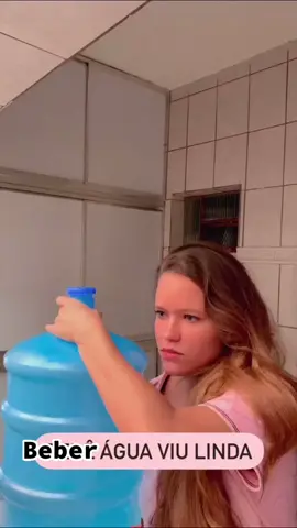 Já beberam água hoje? #meme #beberagua #agua #tomaragua #jabeberamaguahoje