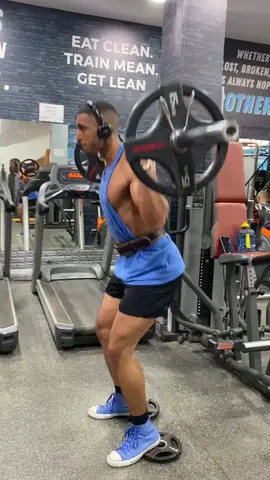 Squat time 🔥#gym #squat #girl #fit #motivation #hot #Fitness #body #bodybuilder #marocaine🇲🇦 #agadir #agadirتيك_توك #Summer #hard