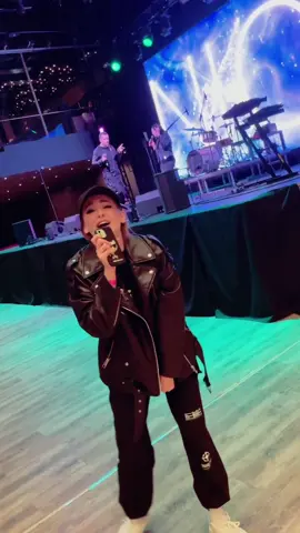 Концерт был бешенный😊 а ты слушаешь NЮ?😍