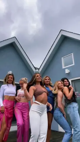 Hampton girls for the weekend⚡️ #transition #girls #Foryou #viral  @theviplist @meredithduxbury @elizabethfow