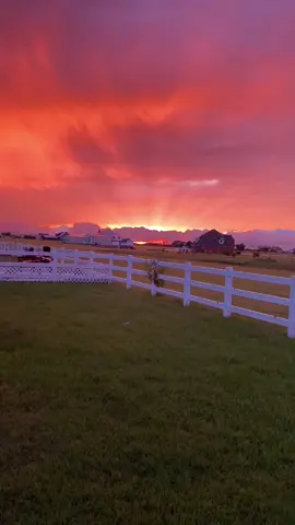 I know I give Texas weather some crap.. but I love the calm after a storm #texas #texassunset #dfw #sunset #dallas #fortworth #weather #tx