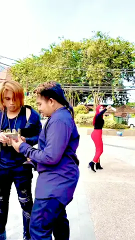 dasar preman2, rambutnya aja panjang2 tp kalah pinter dr aku😝😜gmn2 sebel GK tuh premanlnya😂@faiz_sarif 📷@ainul_fj