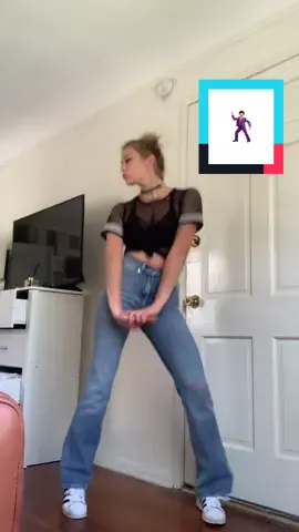 Anybody see where my earring went? #katespadenyhappydance #humpday