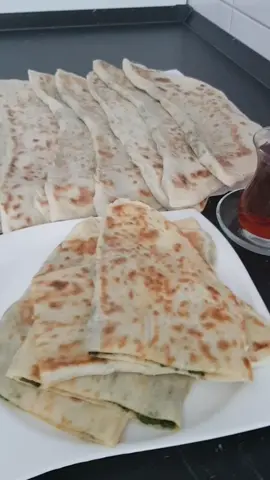 #ıspanaklıgözleme #gözleme #ıspanaklıbörek #börek #yemek #mutfak #food #tarif   #FoodLover  #foodphotograph #aşçı #keşfet #çalışankadın