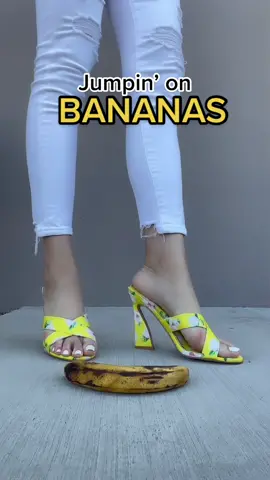 Didn’t slip in these banana colored shoes #flashybox #bananas #squishingthings #bananapeel #yellowshoes #highheelsgirls #heelslove
