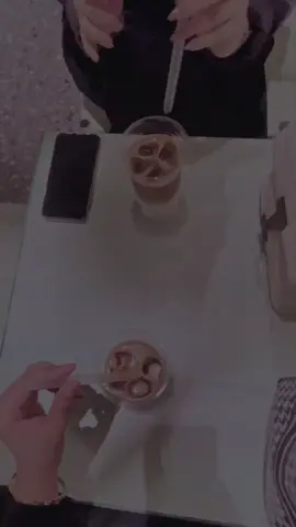 يقول خلف بن هذال: الحظيظ الذي عاشرك يامليح.                         عشرتك تنشرا بالذهب ياذهب#خلف_بن_هذال#حايل