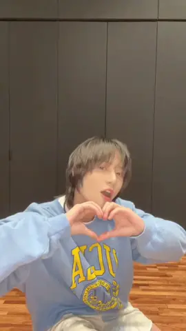 모아 분들 사랑하는 거 알죠!!? #TOMORROW_X_TOGETHER #BEOMGYU #무용연습실 #0X1LOVESONG