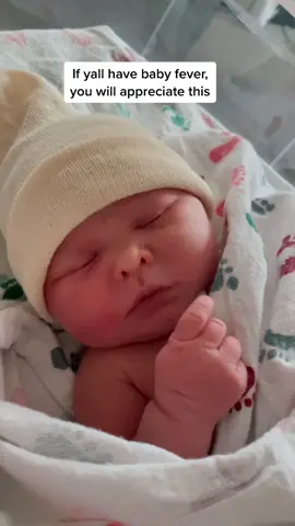2 hours old! 😍♥️ #babyfevercheck #newbornbabygirl #1dayold #babyfever
