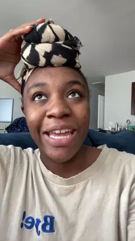 reading > watching tv in my mind and idk why #BookTok #acotar #bookshelf #bookshelf #bookrecs #BestSeatInTheHouse