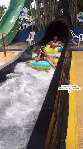 Fue tan divertido🤩🤣 pdt: es mi canción fav del momento😐 #piscina #amigos #diversion #diversiontiktok  #funnyy @aquaticworld3