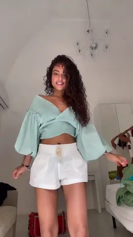 Lol ya me cambié🩴 Insta: BETSA.CB #outfit #visteteconbetsa #outfits #italia #beachoutfit