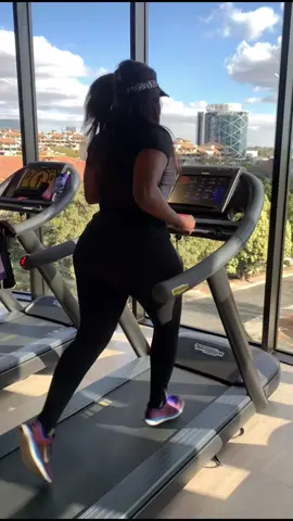 You want more videos with my Workout buddy? @ketsfries #risingvoices #hallesvids