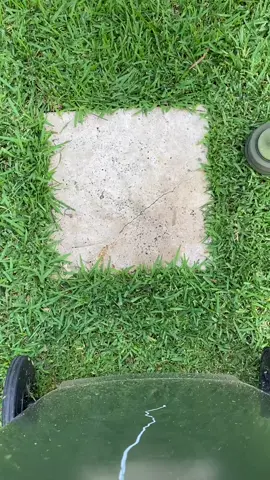 Real time edging, yes I use a bin as a tripod. Also this song also slaps. #lawnszn #fyp #lawn #satisfying #garden #lawns #lawntiktok #grasstok