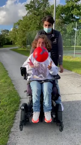 Je soutiens #LesBleus et le sport amateur avec EDF. 1 passe avec #LaPasseDecisiveEDF = 1€ d’EDF au sport amateur ! Je fais la passe à @lisazimouche92