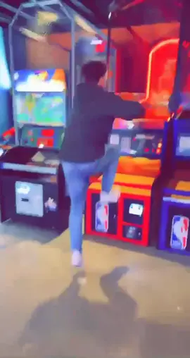 What did I just watch 😭😂 @carterport  #basketball #dunk #fail