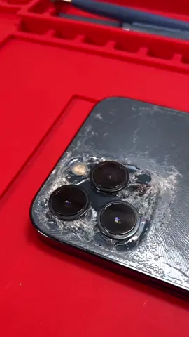 Los iPhone y las novias celosas no se la llevan bien ! 12 Pro Max destruido
