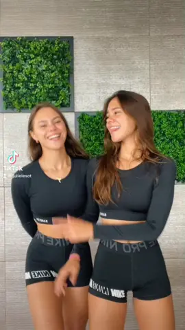 Donde estan mis chikas independientes?😎 #fyp #twinscheck @emmalesot
