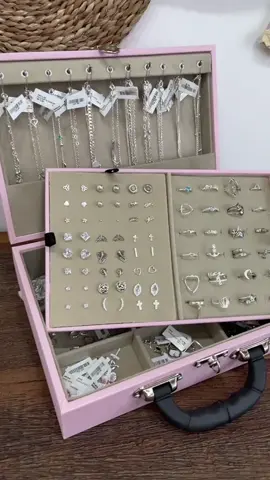 Sua maleta de jóias em prata!!! Prontinha para vendas !!! 🤩🤑💎 #prata #joiasdeprata #foryoupage #prataatacado #foryou #revenda