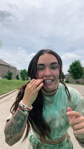 Which one did you see first?😳 @austinbberner #tiktokexpert #WhatWouldPopTartsDo #whichone #professional