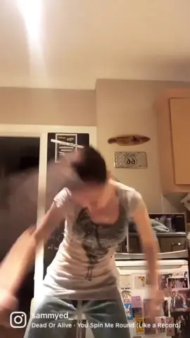 What people with ponytails do when no one is watching.. #ponytail #viral #fyp #headbang #spin #windmill #funny