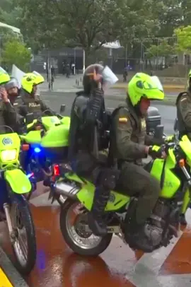 POLICÍA DE COLOMBIA #ponal #colombia #policiadecolombia #colombiano #esmadcolombia #popular #tik_tok #latino #trend #parati #fuerzasarmadasdecolombia