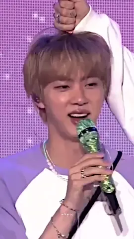 rambutnya dikuncir gemes bgt😭 #seokjin