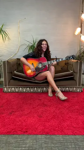 Slinging sofas with country music phenomenon @kyliemorganmusic #foryoupage❤️❤️ #furniture #countrymusic #famous #sofa #celebrity #howto