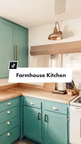 It’s basically magic. 🤷🏻‍♀️✨ #NightDoneRight #kitchen #kitchentransformation #renovateverything #diykitchen #diykitchenremodel