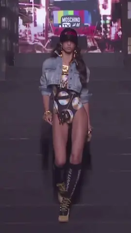#YasminWijnaldum for H&M X #Moschino #model #foryou #viral #catwalk #Runway #foryoupage #modeling #topmodel #fy #SuperModel #fyy