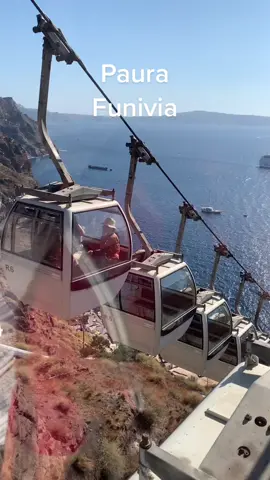 Paura Funivia #funivia #santorini