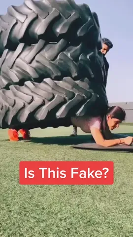 Does anyone really believe that she has superhuman strength? #plank #Fitness #fakeweights #gym #foryou