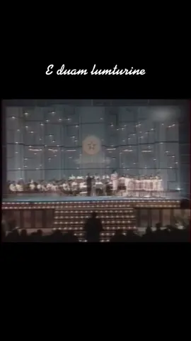 Parashevi Simaku dhe femijet.                #kengeshqiptare #kengetevjetra #albanian__music #shqiperia #shqiperia #kosova #nostalgji #tiktokalbania