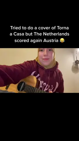 My husband’s ‘Yeah’ is the highlight of this video 🙈 #måneskin #tornaacasa